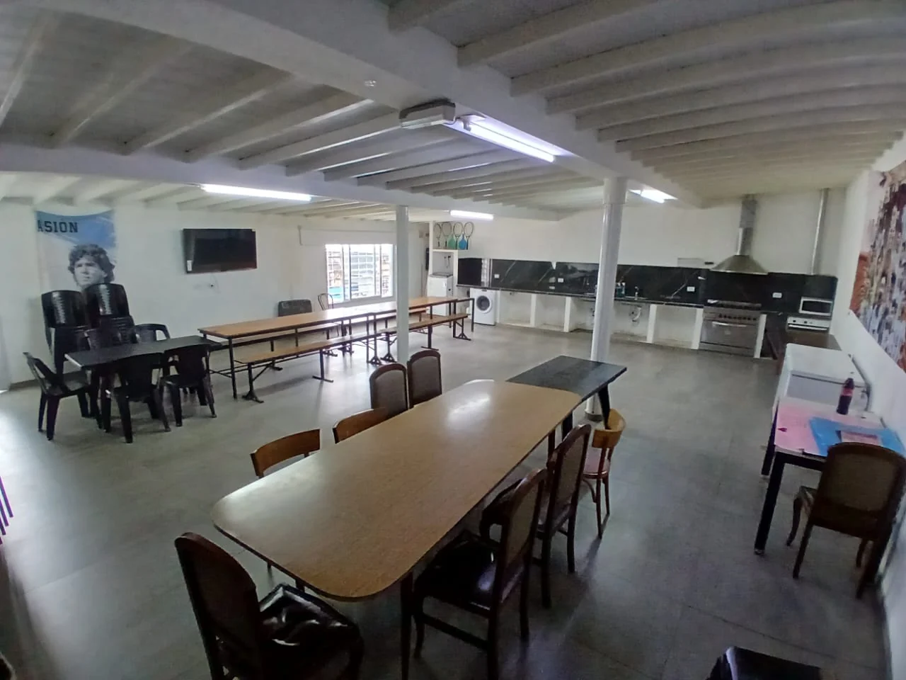 Salón comedor y espacio común de Centro Mi Destino