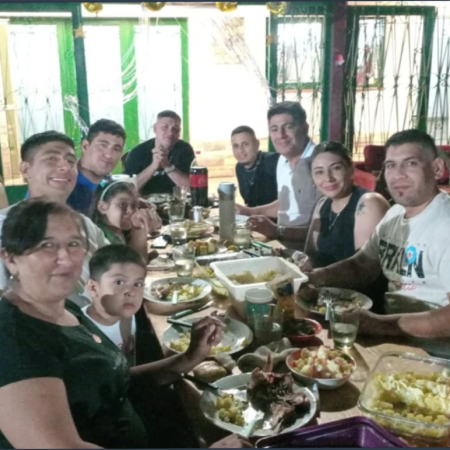 Comedor compartido del centro durante un encuentro grupal